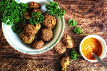 Falafel with Tahini dip
