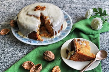carrot walnut cake with cream cheese frosting